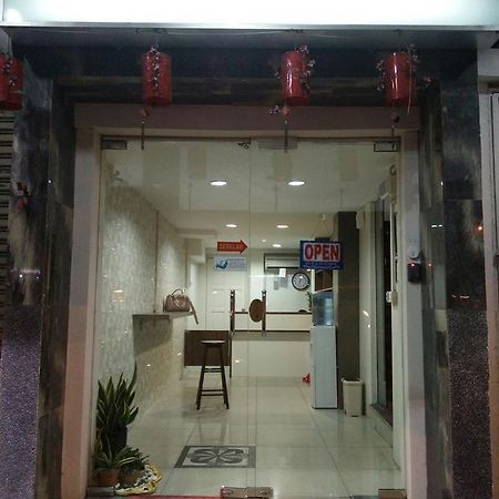 Hotel Truly Asia Кота-Кінабалу Екстер'єр фото